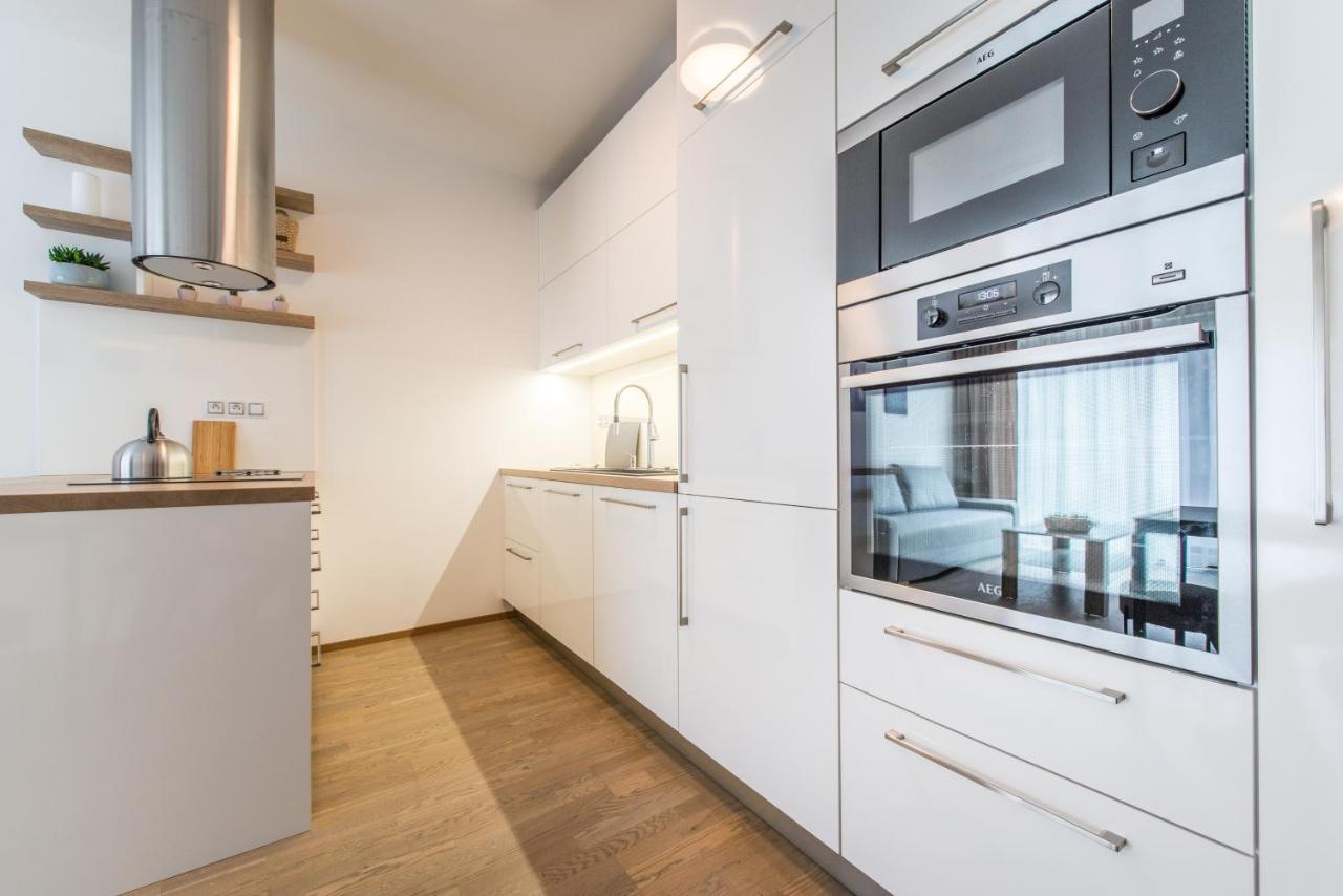 Mozart Central Apartments With Garage Praga Exterior foto